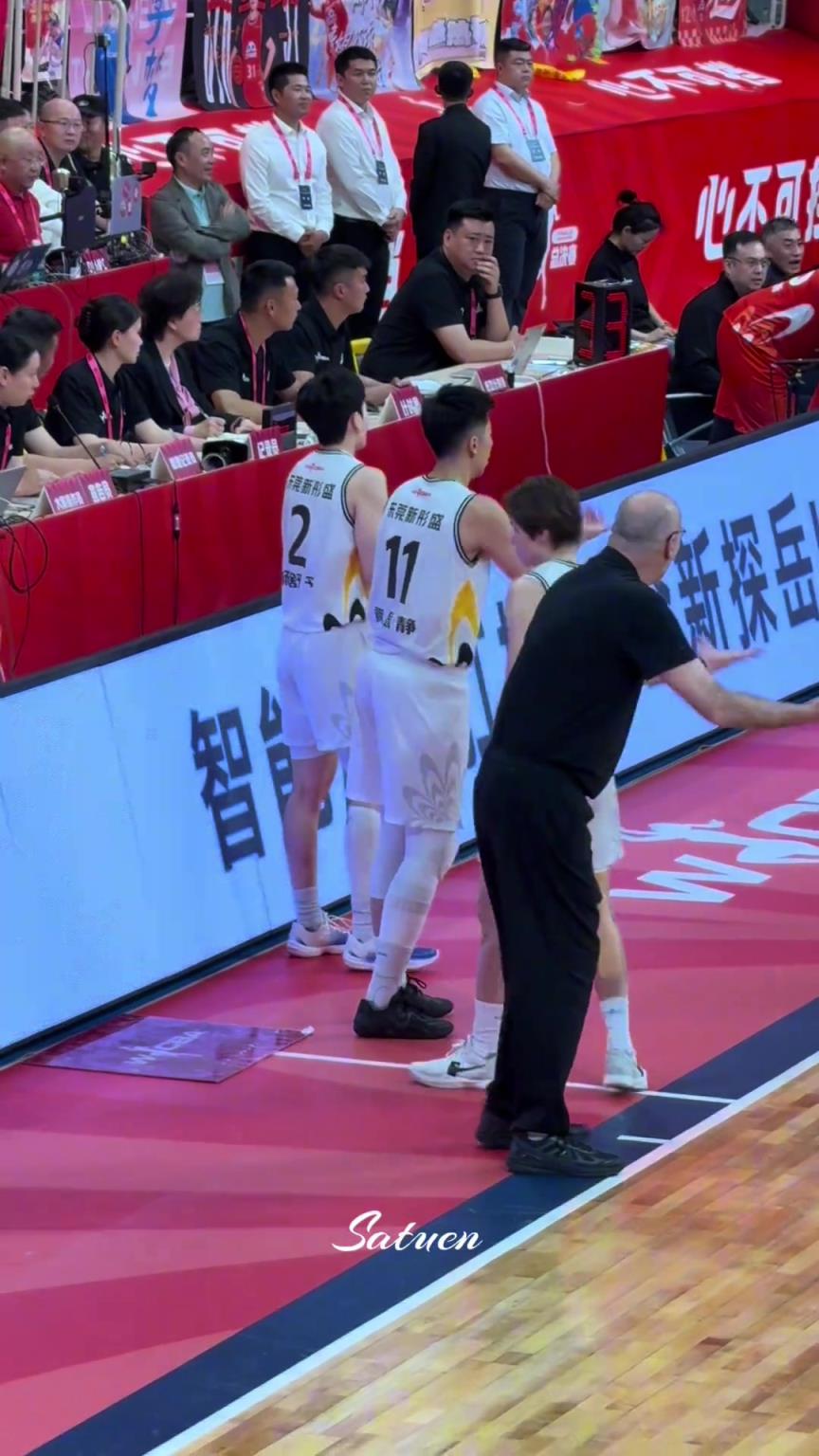 無(wú)奈的一家三口！絕望的教練，氣瘋了的皮總！