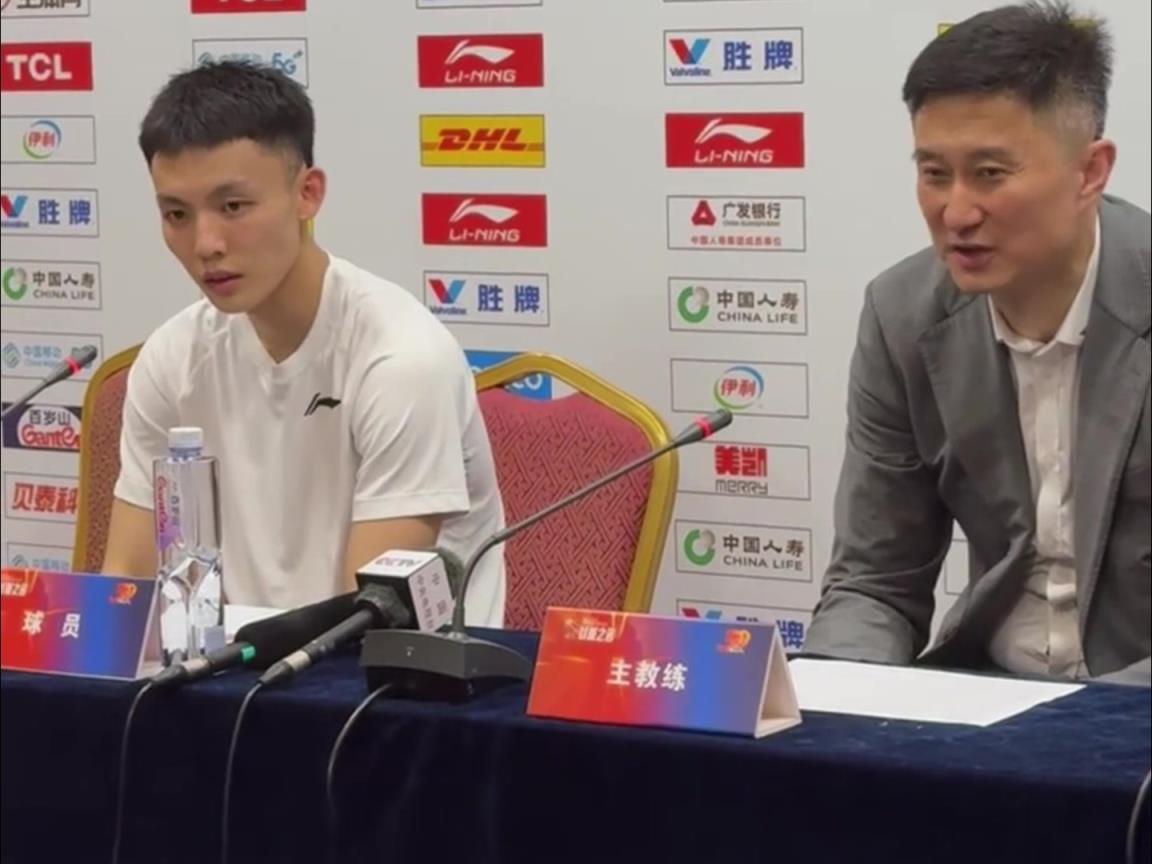 這是能說(shuō)的嗎徐杰：杜指導(dǎo)賽前說(shuō)了，這場(chǎng)球就是打架和摔跤！