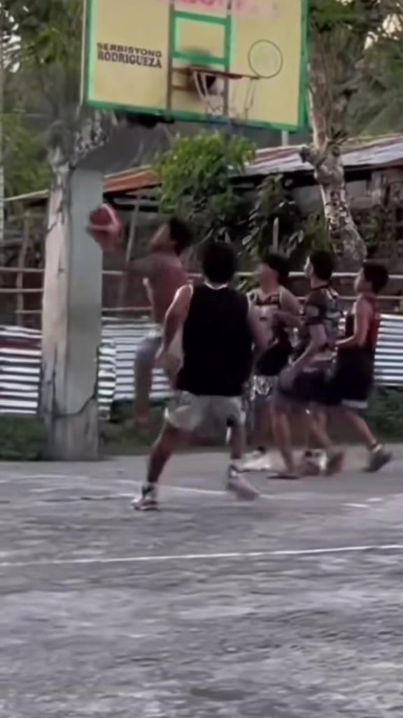 我都準(zhǔn)備好嘲笑他了，結(jié)果被他帥到了