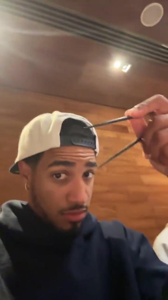 歸化歸化哈利伯頓這筷子拿的還挺標(biāo)準(zhǔn)?。。?>
                                <div   id=