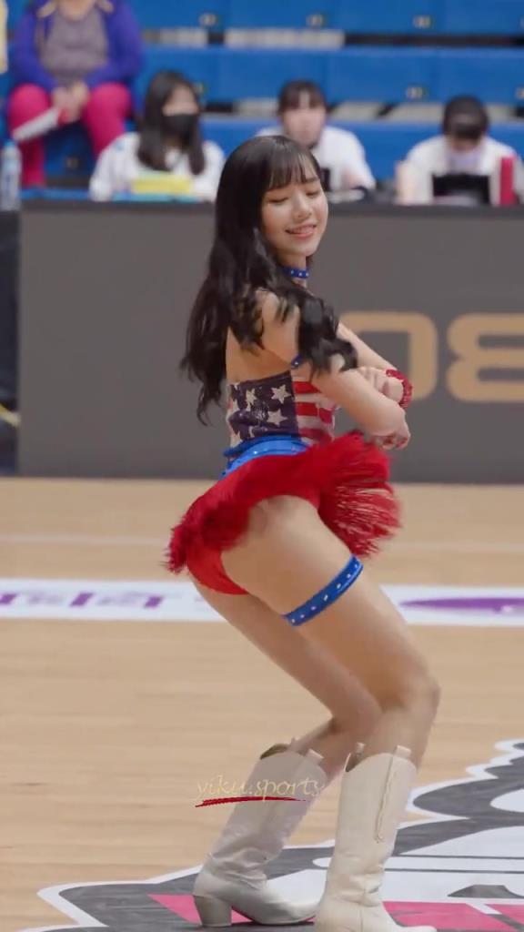 最好的啦啦隊小姐姐！自信，健康充滿活力！