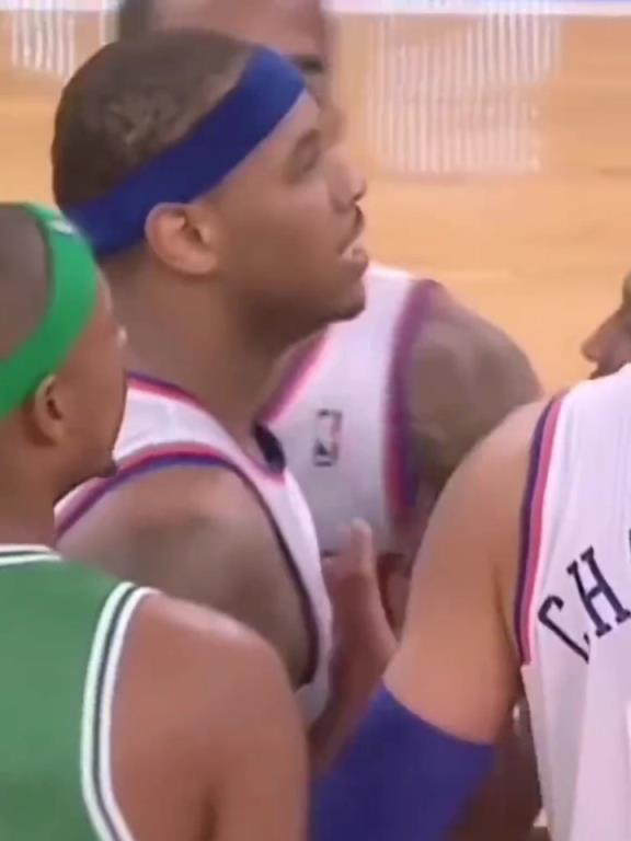 社會瓜！當(dāng)年安東尼與加內(nèi)特發(fā)生沖突，賽后瓜哥帶人堵綠軍大巴